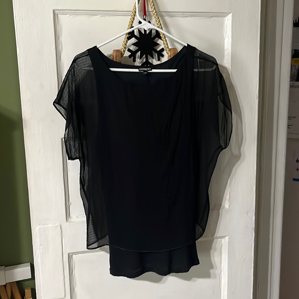 2 express tops 1 black 1 fuchsia